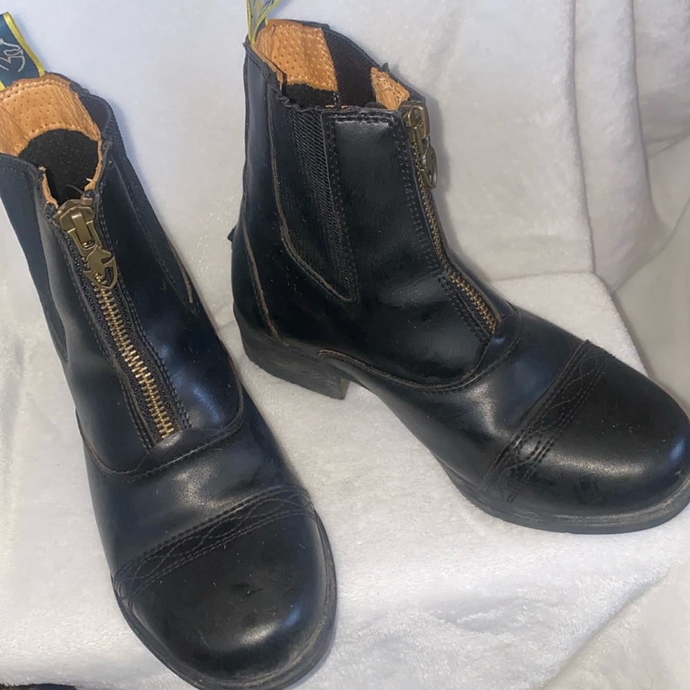 Moretta girls riding boots for show or paddock